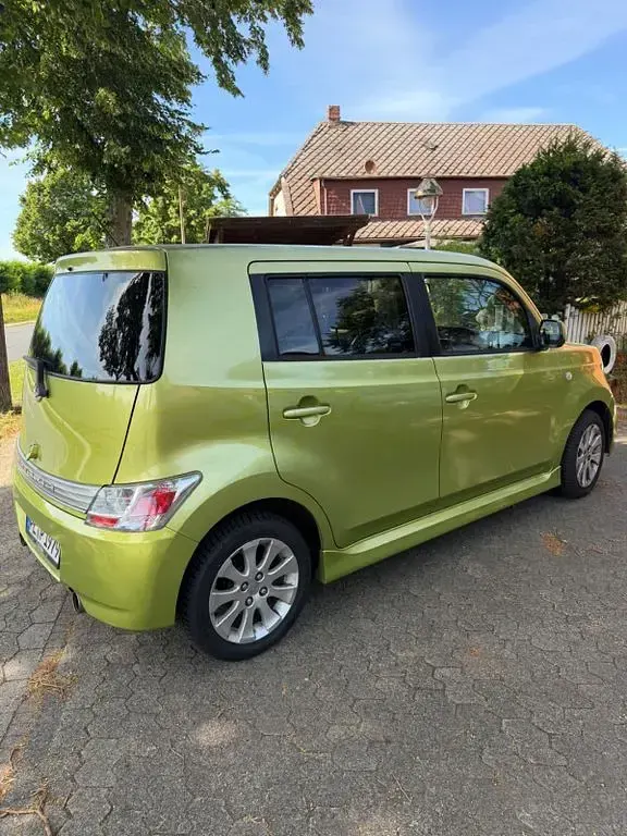 Gebraucht Daihatsu Materia 91 PS (66 kW) 2008 Grün Van / Kleinbus