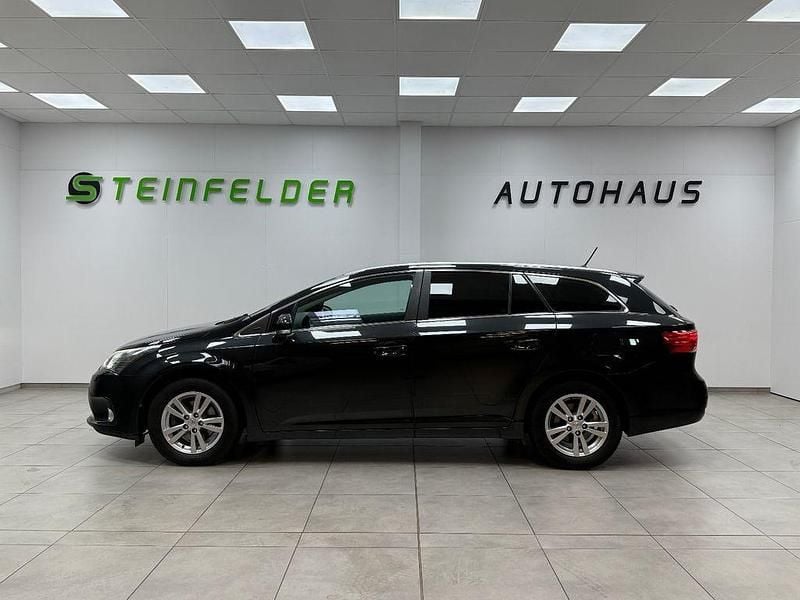 Gebraucht Toyota Avensis Life 147 PS (108 kW) 2013 Schwarz Kombi