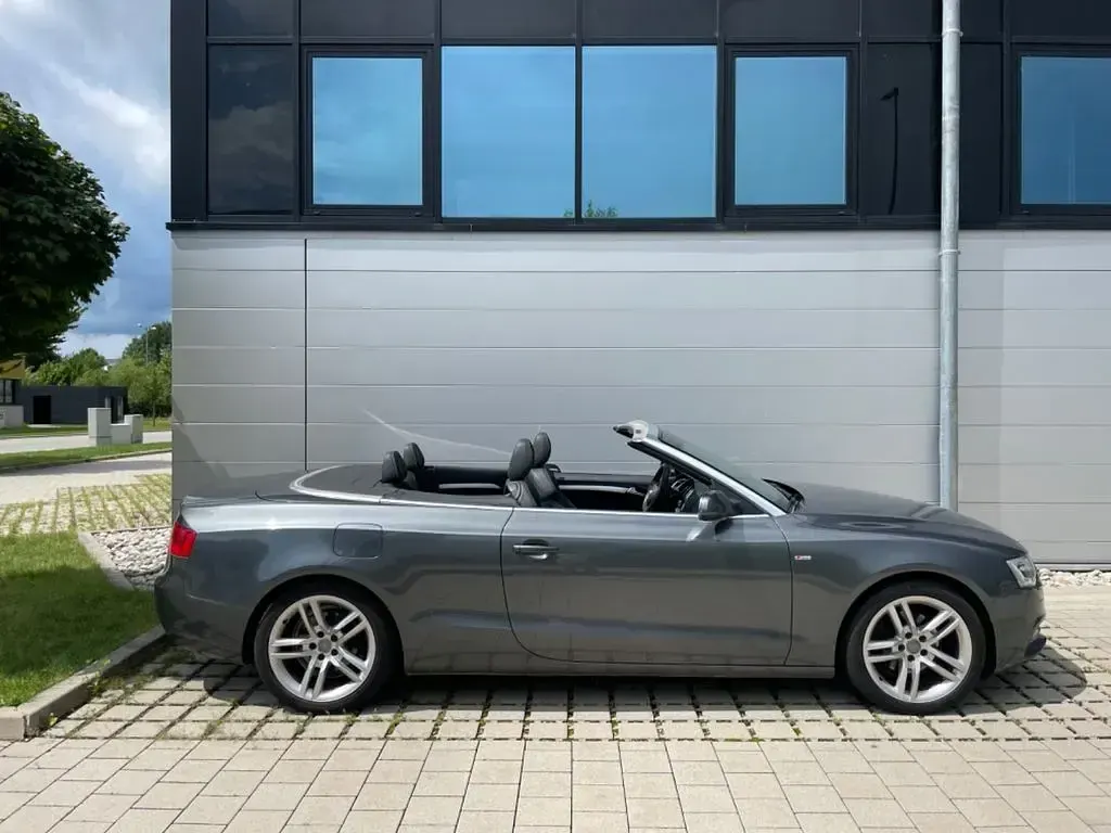 Gebraucht Audi A5 Cabriolet S-Line 177 PS (130 kW) 2011 Grau Cabrio