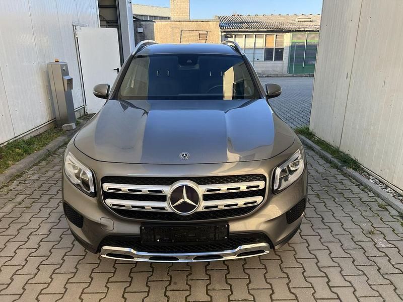 Gebraucht Mercedes GLB200 150 PS (110 kW) 2021 Grau SUV
