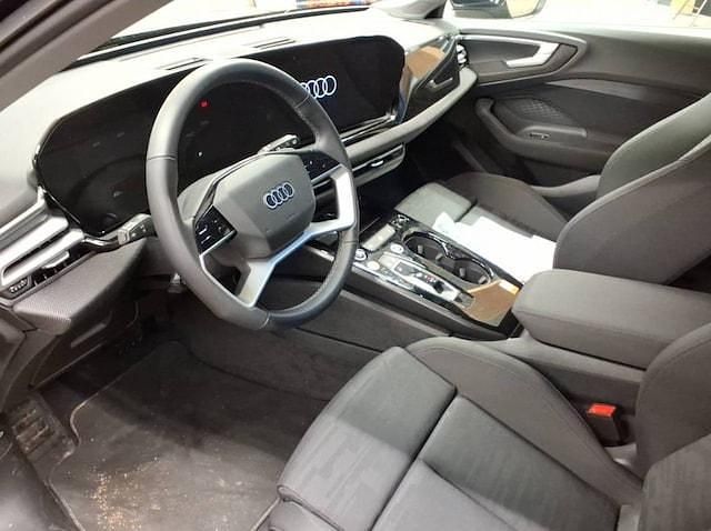 Second-hand Audi A5 204 CP (150 kW) 2025 Albastru Break