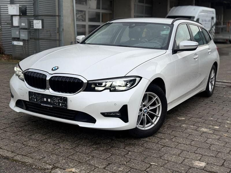 Weiß Gebraucht 2022 BMW 320 Kombi | 21.550 € (Superpreis) - Bild 1/4