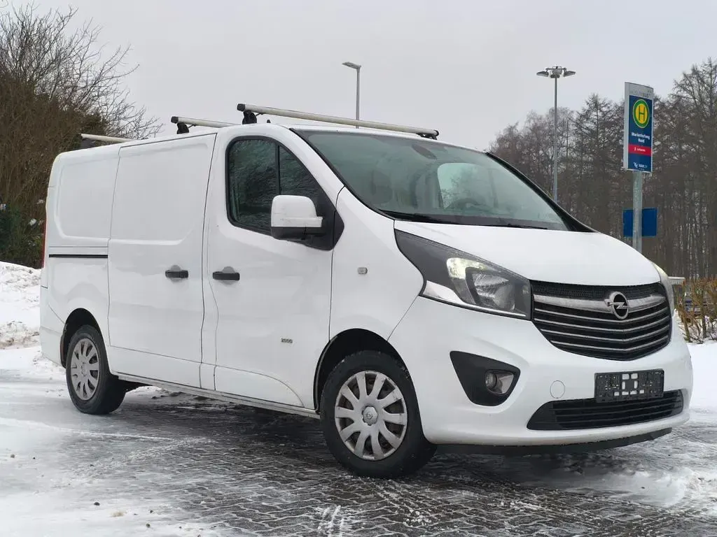Gebraucht Opel Vivaro 120 PS (88 kW) 2016 Weiß Van / Kleinbus