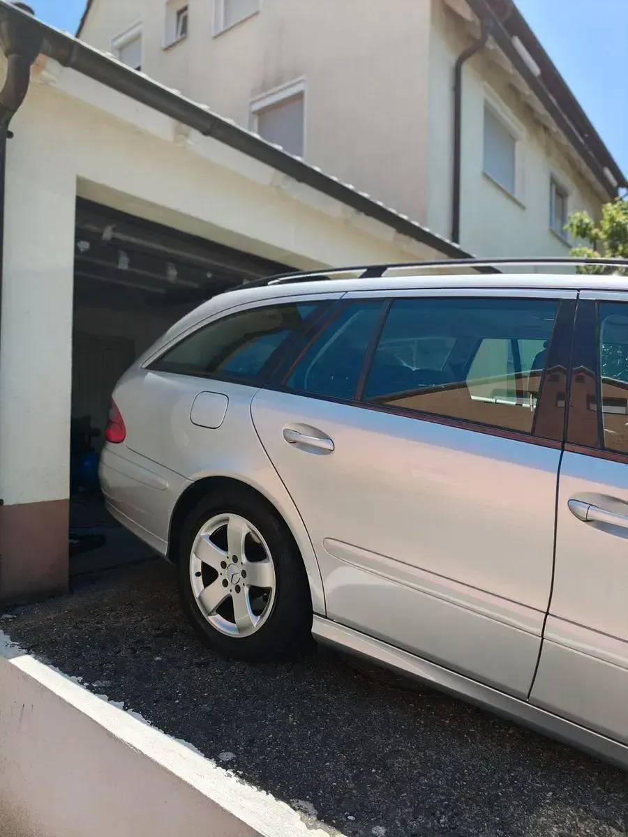 Gebraucht Mercedes E320 Avantgarde 224 PS (164 kW) 2008 Kombi