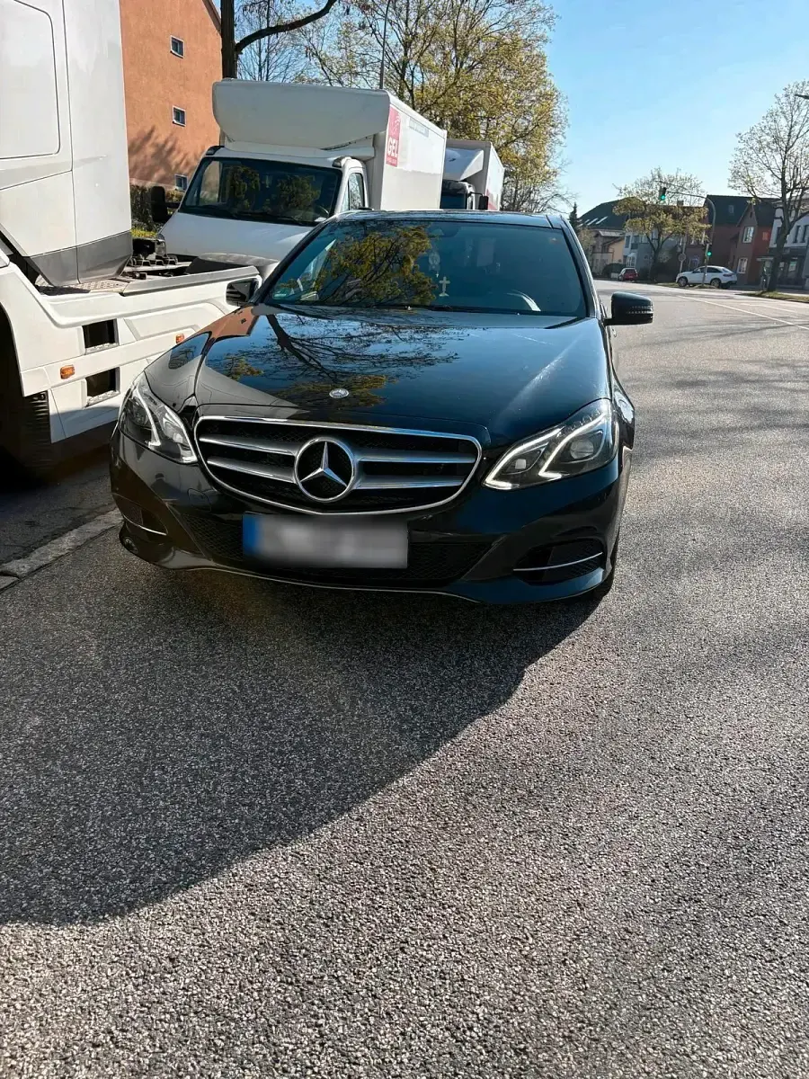 Gebraucht Mercedes E350 263 PS (193 kW) 2014 Schwarz Limousine