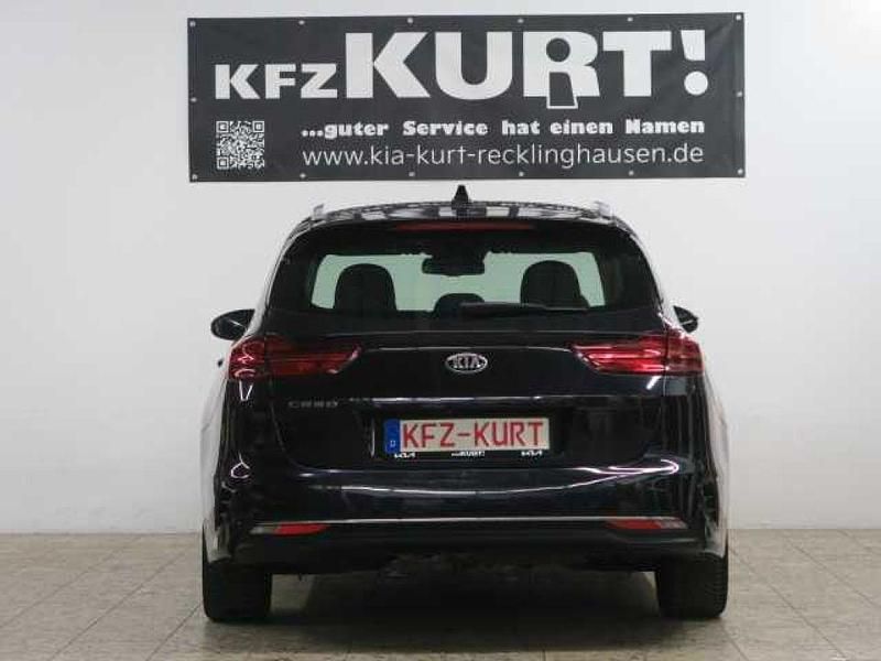 Gebraucht Kia Ceed Spirit 136 PS (100 kW) 2019 Zilinaschwarz (metallic) Kleinwagen