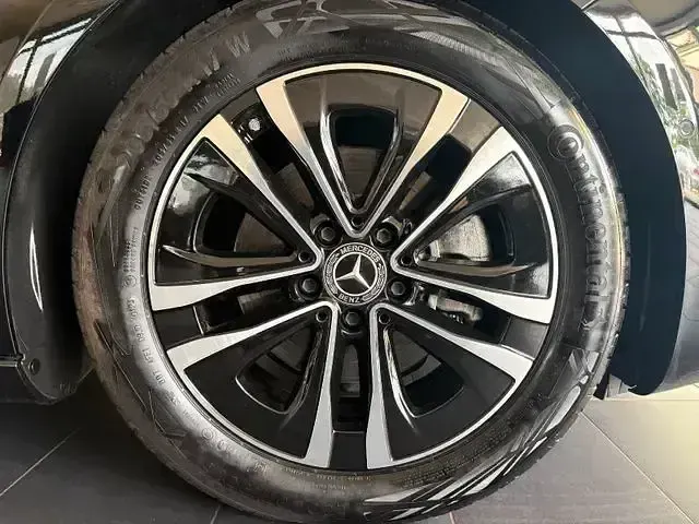 Gebraucht Mercedes A180 Progressive 136 PS (100 kW) 2024 Nachtschwarz Limousine
