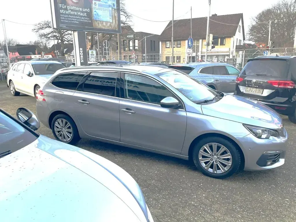 Gebraucht Peugeot 308 SW 131 PS (96 kW) 2021 Silber Limousine