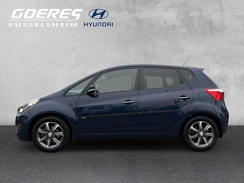 Gebraucht Hyundai i20 125 PS (91 kW) 2019 Blau Van / Kleinbus