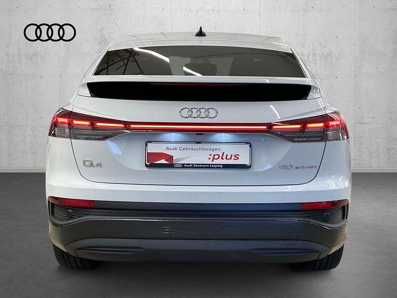Gebraucht Audi Q4 Sportback e-tron Advanced 150 kW (204 PS) 2022 Gletscherweiß metallic SUV