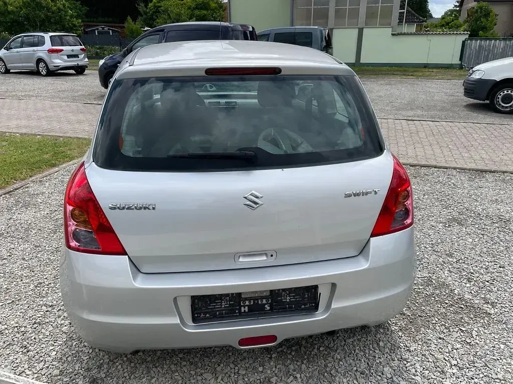 Gebraucht Suzuki Swift Club 92 PS (67 kW) 2009 Silber Kleinwagen