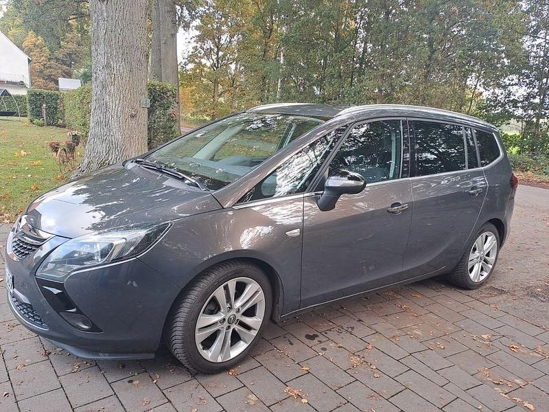 Grau Gebraucht 2013 Opel Zafira Tourer Innovation Van / Kleinbus | 7.200 € (Superpreis) - Bild 1/4
