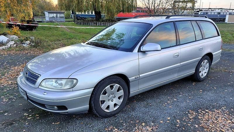 Silber Gebraucht 2001 Opel Omega Elegance Limousine | 1.000 € (Guter Preis) - Bild 1/4