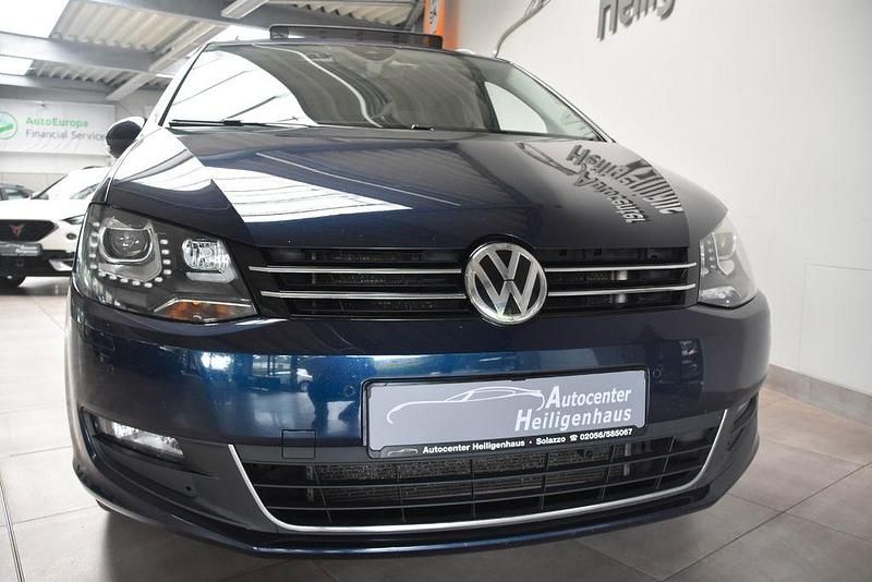 Blau Gebraucht 2016 VW Sharan Allstar Van / Kleinbus | 13.780 € (Superpreis) - Bild 1/4