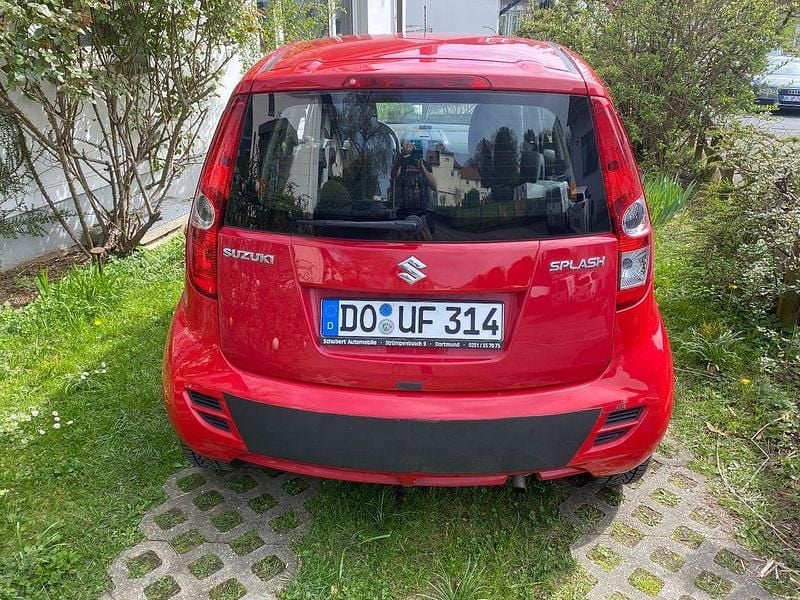 Gebraucht Suzuki Splash Basic 68 PS (50 kW) 2013 Rot Kleinwagen