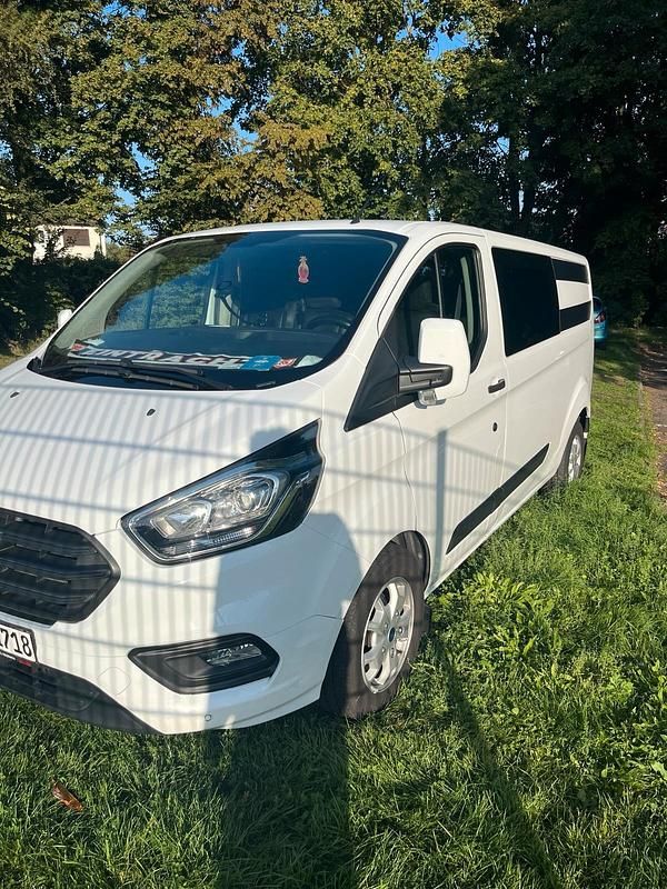 Gebraucht Ford Transit 131 PS (96 kW) 2018 Weiß Kombi