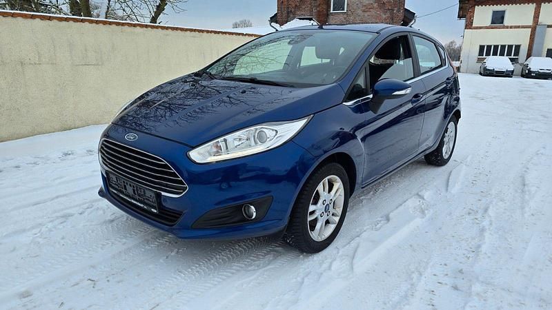 Gebraucht Ford Fiesta Titanium 80 PS (58 kW) 2016 Blau Kleinwagen