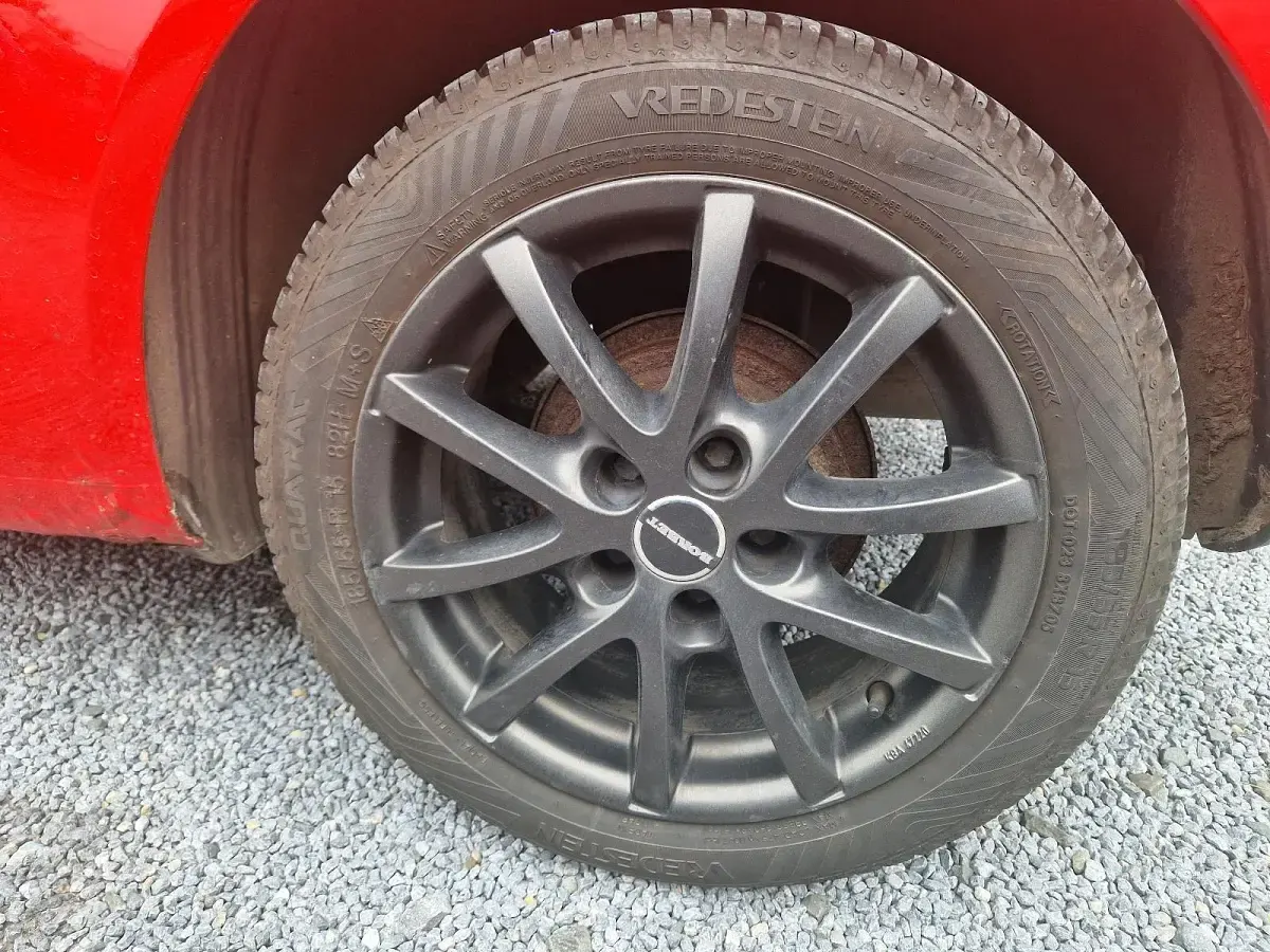 Gebraucht VW Polo 60 PS (44 kW) 2003 Rot Kleinwagen