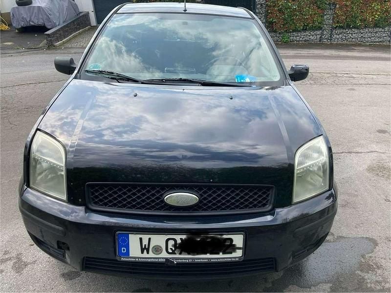 Schwarz Gebraucht 2003 Ford Fusion Trend Limousine | 750 € (Guter Preis) - Bild 1/4