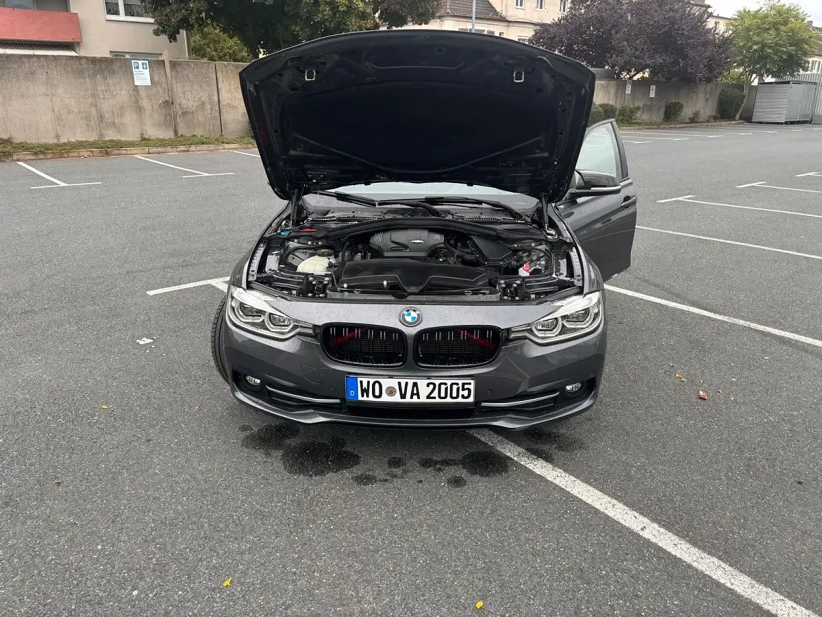 Gebraucht BMW 316 116 PS (85 kW) 2018 Grau Limousine