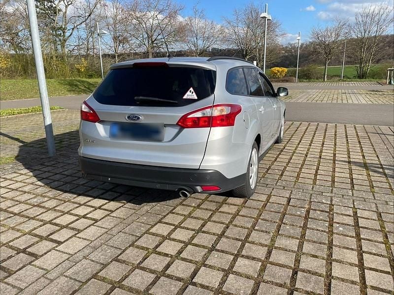 Gebraucht Ford Focus Titanium 116 PS (85 kW) 2012 Silber Kombi