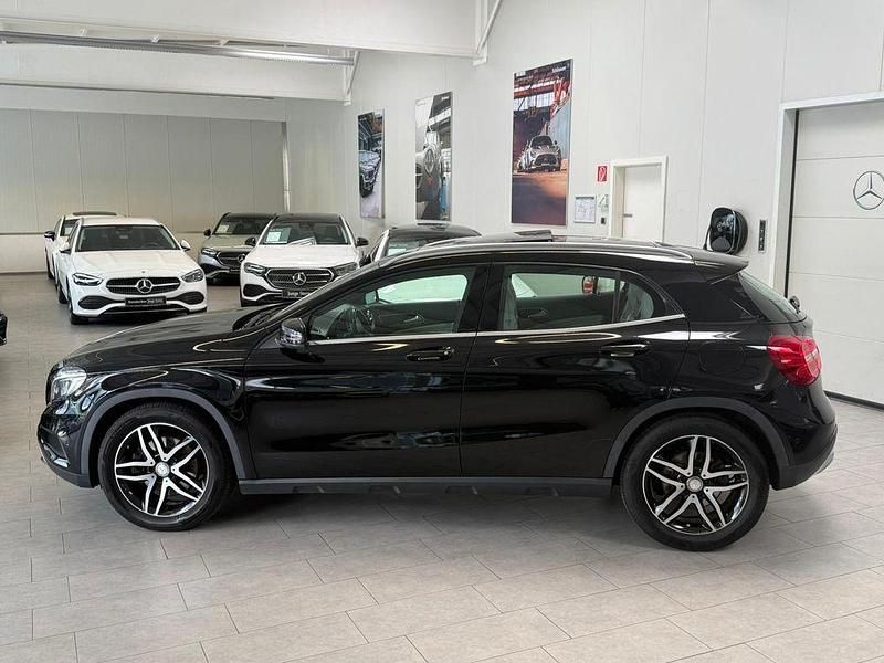 Gebraucht Mercedes GLA250 Urban 211 PS (155 kW) 2014 Schwarz SUV
