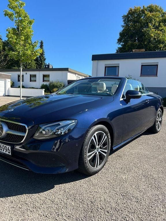 Blau Gebraucht 2020 Mercedes E300 Cabrio | 38.000 € (Fairer Preis) - Bild 1/4