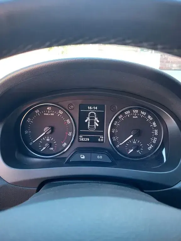 Gebraucht Skoda Rapid Active 105 PS (77 kW) 2014 Grau Kleinwagen