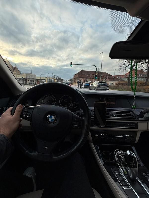 Gebraucht BMW 520 184 PS (135 kW) 2013 Weiß Limousine