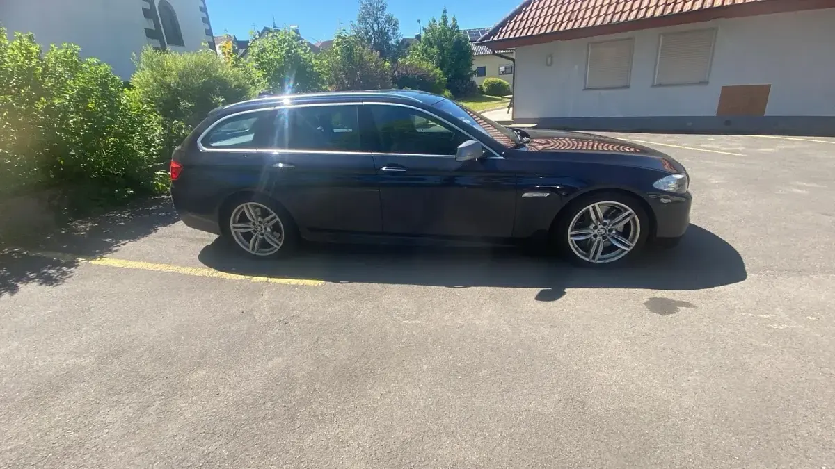 Gebraucht BMW M550 381 PS (280 kW) 2012 Schwarz Limousine