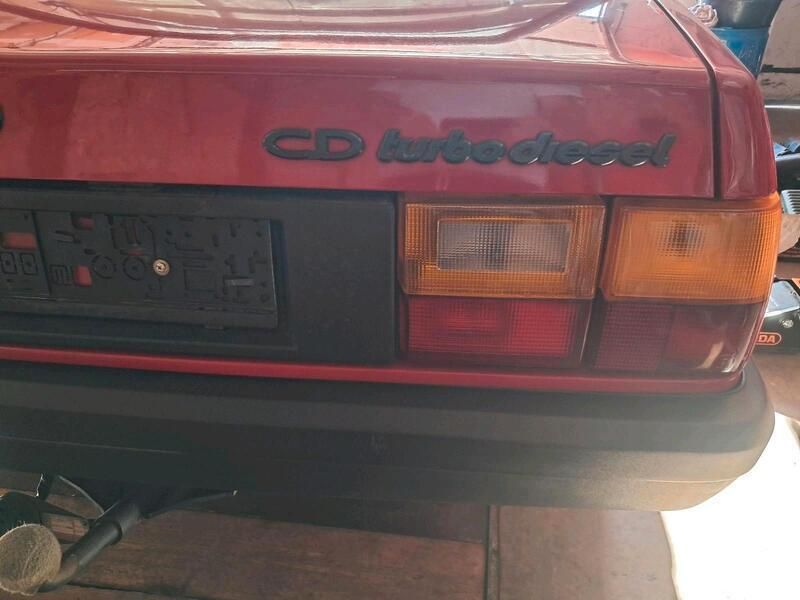Rot Gebraucht 1985 Audi 80 Limousine | 6.750 € - Bild 1/4