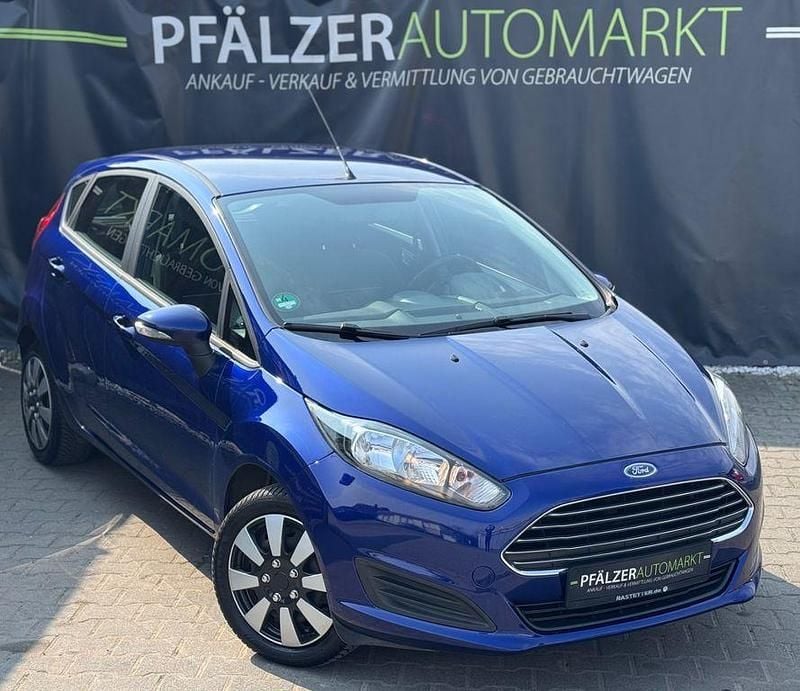 Gebraucht Ford Fiesta 82 PS (60 kW) 2014 Blau Kleinwagen