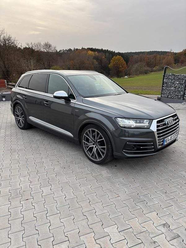Grau Gebraucht 2017 Audi SQ7 SUV | 33.200 € (Guter Preis) - Bild 1/4