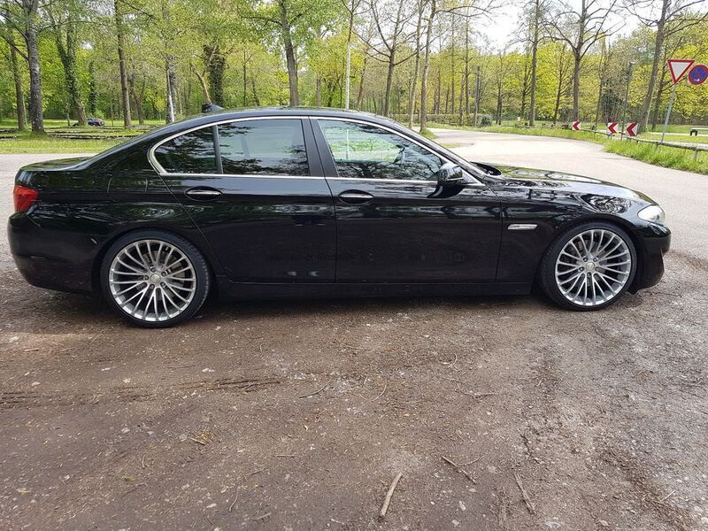 Schwarz Gebraucht 2012 BMW 530 Performance Limousine | 16.000 € (Fairer Preis) - Bild 1/4