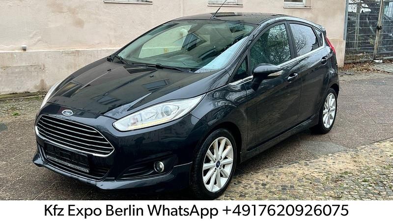 Gebraucht Ford Fiesta Titanium 101 PS (74 kW) 2016 Schwarz Kleinwagen