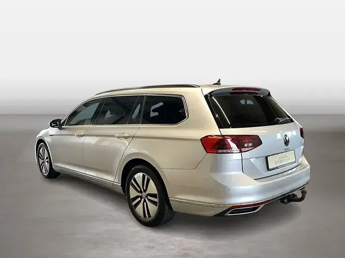 Gebraucht VW Passat GTE 218 PS (160 kW) 2021 Reflexsilber Kombi