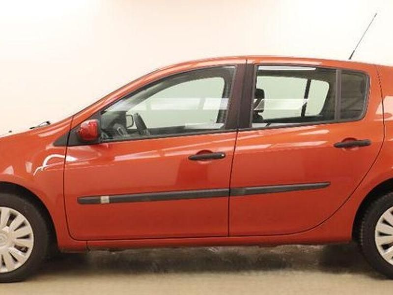 Gebraucht Renault Clio III Initiale 111 PS (81 kW) 2006 Rot Limousine