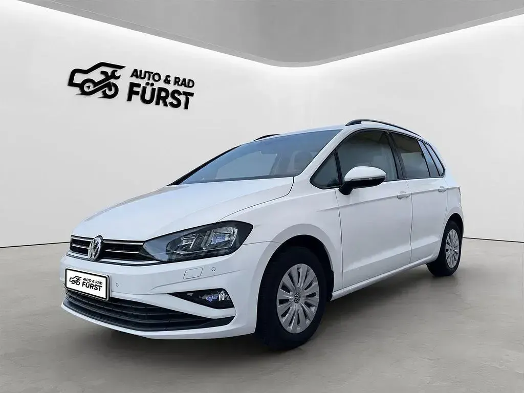 Gebraucht VW Golf VII Trendline 116 PS (85 kW) 2020 Weiß Van / Kleinbus