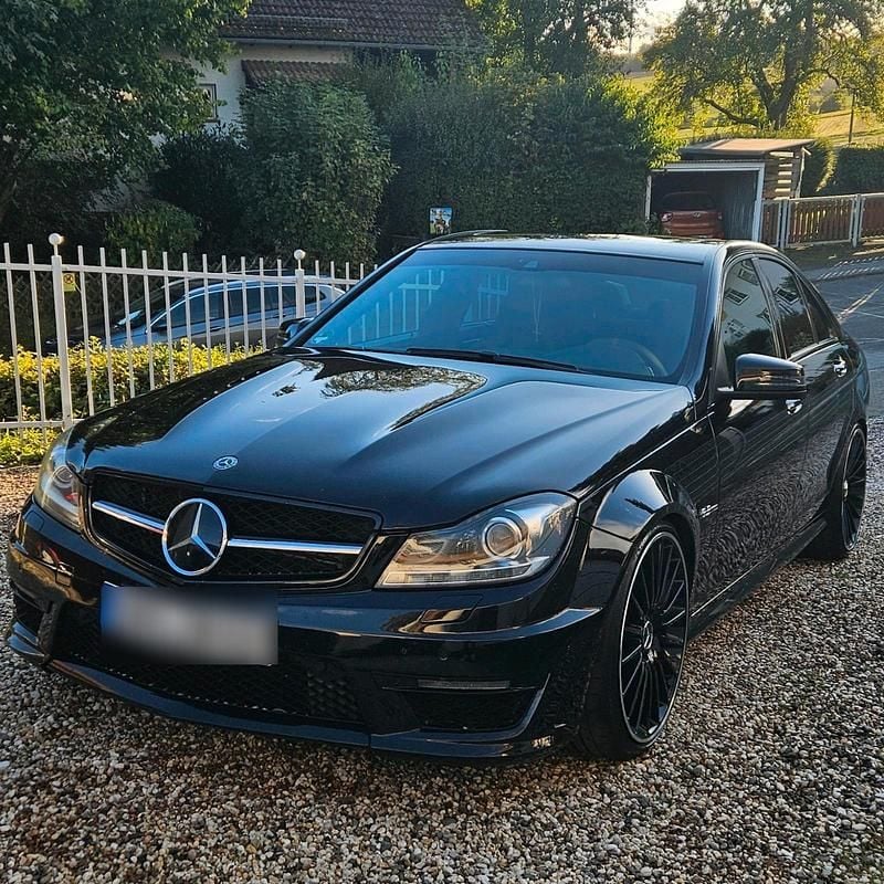 Schwarz Gebraucht 2013 Mercedes C63 AMG AMG Limousine | 38.888 € (Guter Preis) - Bild 1/4