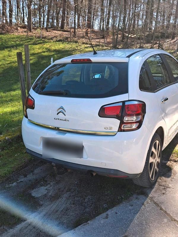 Gebraucht Citroën C3 SELECTION 68 PS (50 kW) 2016 Weiß Kleinwagen