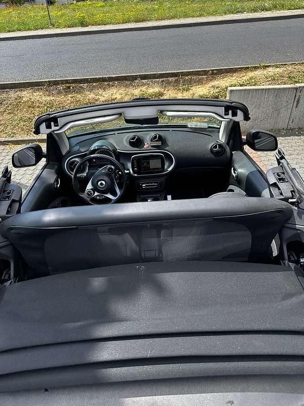 Gebraucht Smart ForTwo Cabrio Basis 95 PS (69 kW) 2019 Schwarz Cabrio