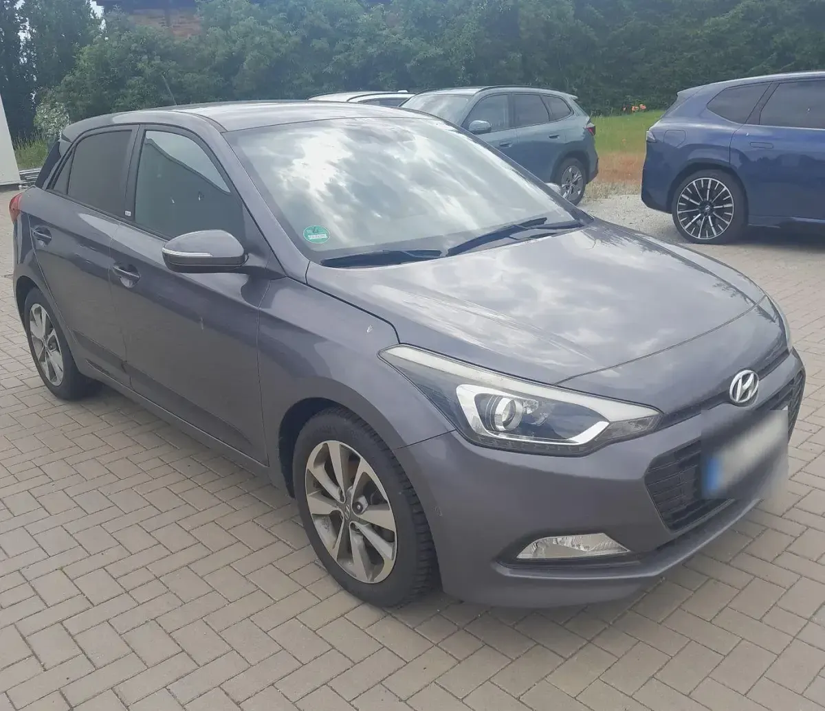 Gebraucht Hyundai i20 101 PS (74 kW) 2016 Grau Kleinwagen
