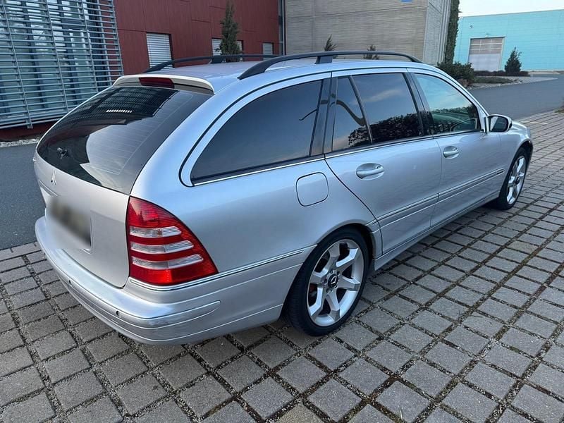 Gebraucht Mercedes C320 224 PS (164 kW) 2006 Silber Kombi