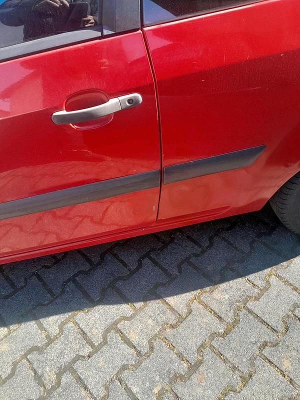 Gebraucht Ford Fiesta 70 PS (51 kW) 2005 Rot Kleinwagen