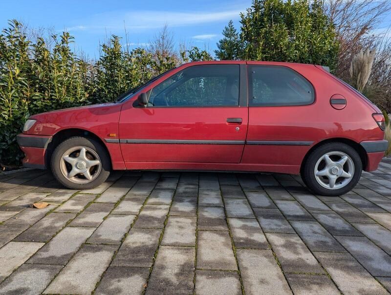 Rot Gebraucht 1995 Peugeot 306 Kleinwagen | 3.000 € - Bild 1/4