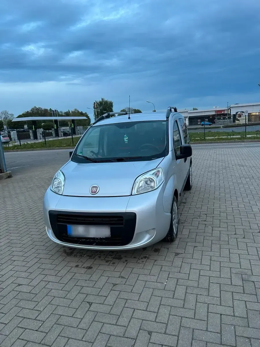 Gebraucht Fiat Qubo Trekking 75 PS (55 kW) 2011 Silber Van / Kleinbus