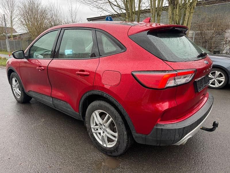 Gebraucht Ford Kuga Cool & Connect 120 PS (88 kW) 2022 Rot SUV