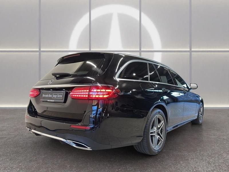 Gebraucht Mercedes E300 AMG 194 PS (142 kW) 2022 Schwarz Kombi