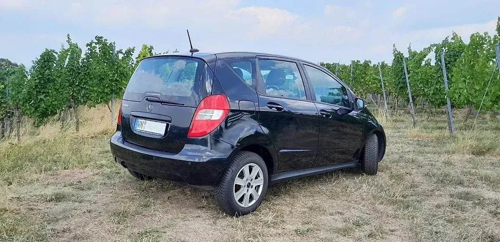 Gebraucht Mercedes A180 116 PS (85 kW) 2011 Schwarz Kleinwagen