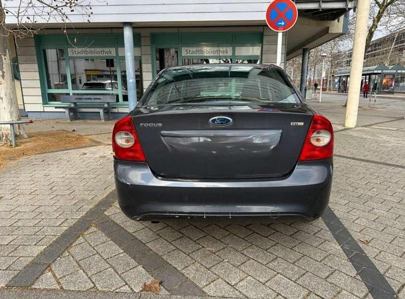 Gebraucht Ford Focus Style 110 PS (80 kW) 2009 Limousine